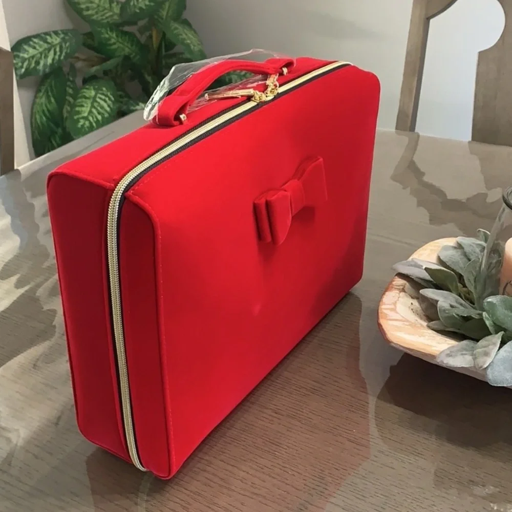 Estée Lauder’s Red-Retired Limited Edition Travel~Lingerie~Cosmetics Bag/Case🌿🆕🌿